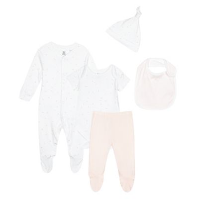 Five piece pink hearts printed baby starter pack